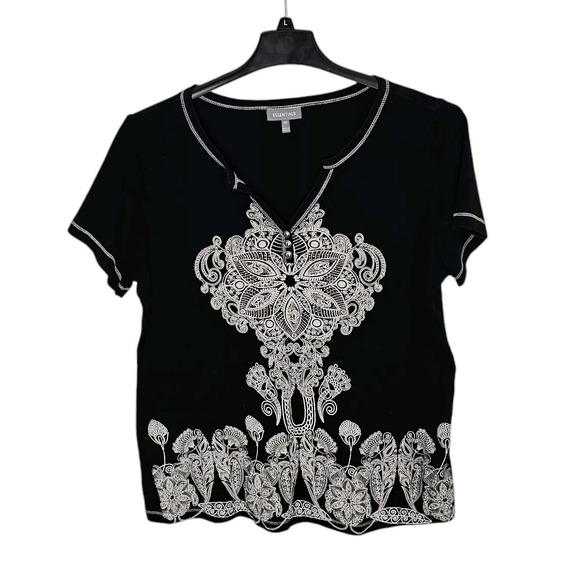 Essentials Black and White Short Sleeve Tunic Top Flowers And Lace Size 0X - Picture 1 of 6